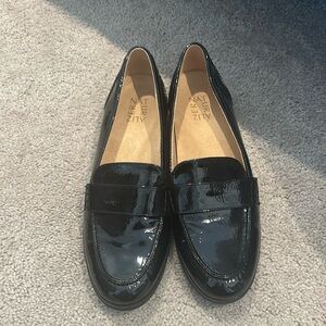 Naturalizer women’s black patent leather shoes NEW